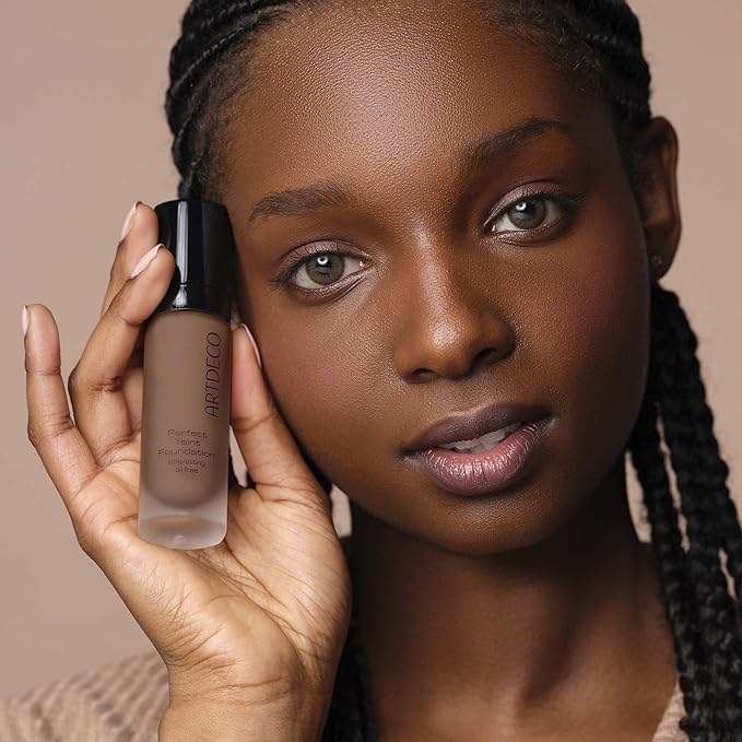 ARTDECO Perfect Teint Foundation - Neutral Deep Truffle - Lightweight Liquid Formula - Medium-Full Coverage - Without Mask-Like Effect - Conceals Imperfections - Vegan Makeup - Hyaluron - 0.67 Fl Oz