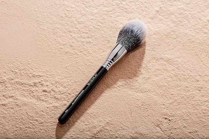 Sigma Beauty F24 All-Over Powder™ Brush