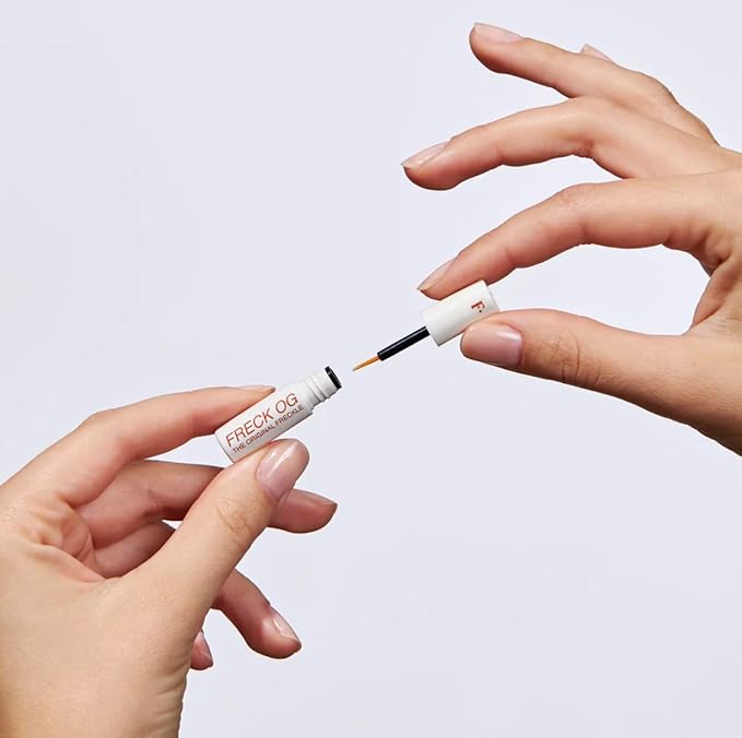 Freck Beauty, The Original Freckle Pen, Mini – Natural-Looking, Buildable and Long-Lasting Faux Freckles with Clean, Vegan Formula, All Skin Tones (FRECK OG)