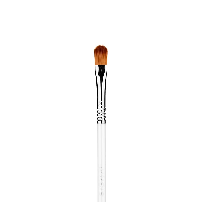 Sigma Beauty S20 Eye Cream Skincare Brush – Skincare Tool for Applying Skincare Products to Face and Skin, Gentle Eye Cream Brush Applicator for Eye Creams and Eye Makeup Primer (1 Pc)
