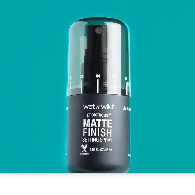 wet n wild Photo Focus Setting Mist, Up to 24HR Wear, Lightweight & Nourishing Aloe Formula Suitable for All Skin Types, Cruelty-Free & Vegan - Matte Appeal