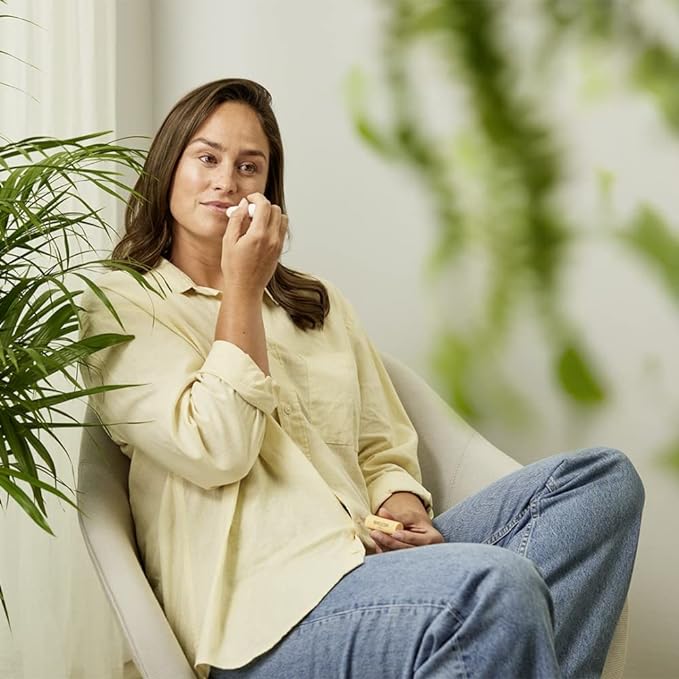 Weleda Everon Lip Balm, Soin Des Levres - 0.17 Oz, White (Pack of 2)