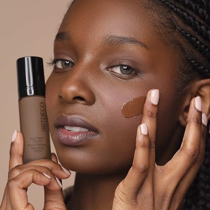 ARTDECO Perfect Teint Foundation - Neutral Deep Truffle - Lightweight Liquid Formula - Medium-Full Coverage - Without Mask-Like Effect - Conceals Imperfections - Vegan Makeup - Hyaluron - 0.67 Fl Oz